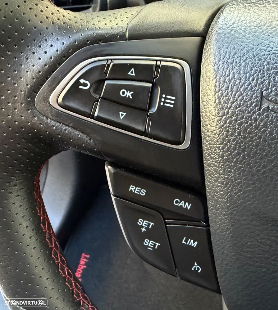 Ford EcoSport 1.0 EcoBoost ST-Line Plus - 17