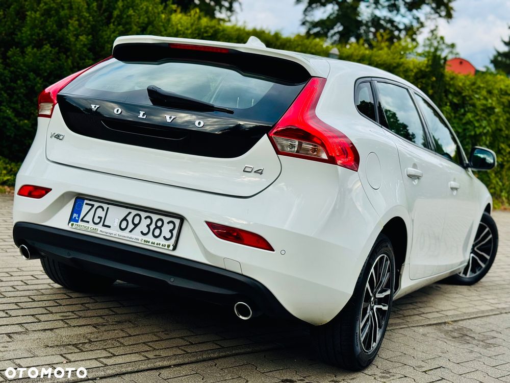 Volvo V40 D4 Drive-E Momentum - 10