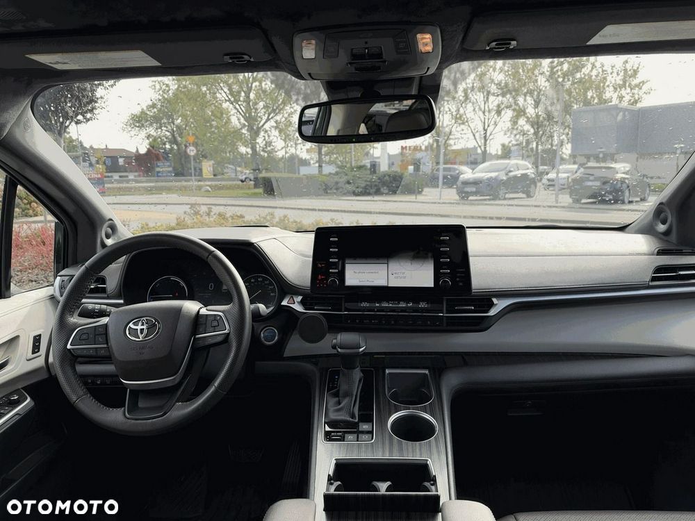 Toyota Sienna - 17