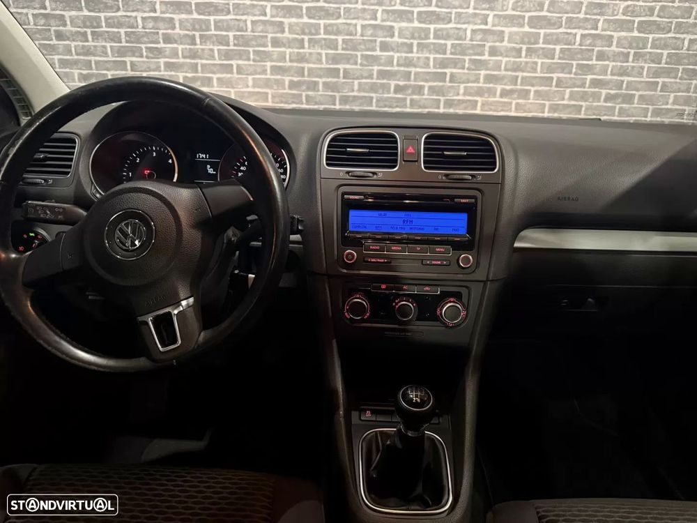 VW Golf 1.6 TDi Trendline BlueMotion - 11