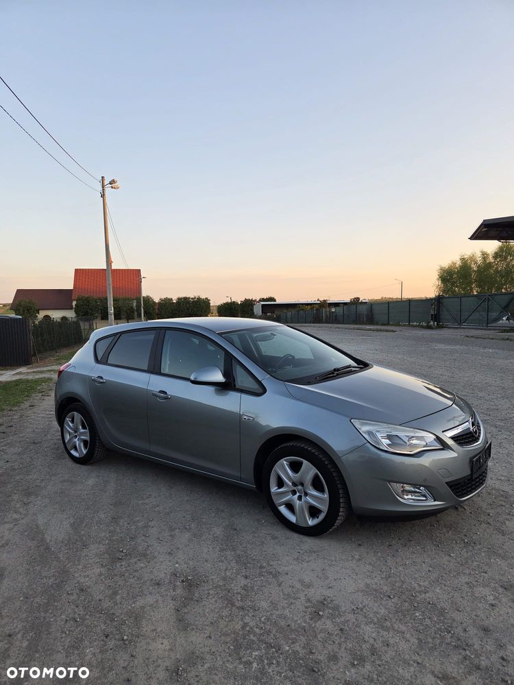 Opel Astra 1.4 ecoFLEX Cosmo - 13