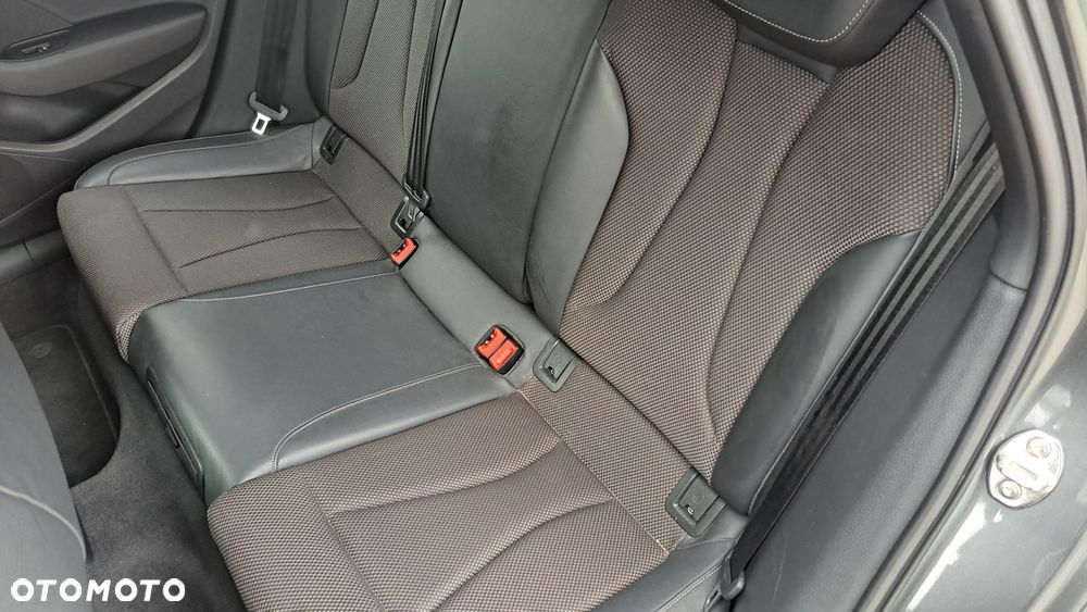 Audi A3 Limousine 40 TFSI quattro S tronic design - 25