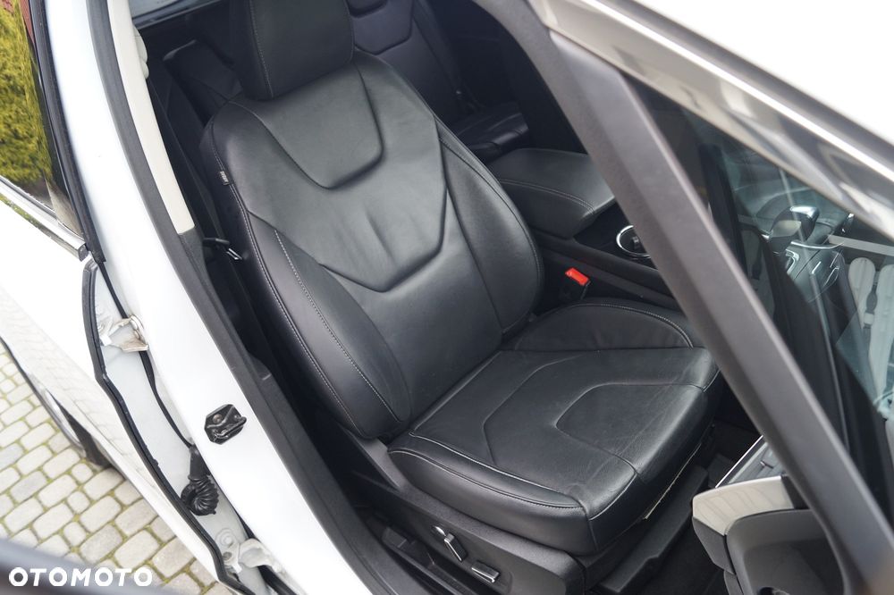 Ford S-Max 2.0 EcoBoost Titanium - 28