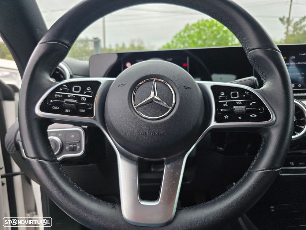 Mercedes-Benz CLA 180 d - 10