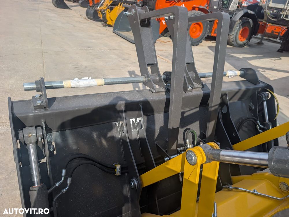 New Holland B115D, ROTI EGALE, FULL OPTION, Masa operationala 10t, motor 120CP, Certificat CE, Anv MICHELIN, automata POWERSHIFT, Cupa 4x1, FURCI, brat extensibil, ins picon, posibil leasing 5 ani, -PROMOTIE 89.900 EUR+Tva - 8