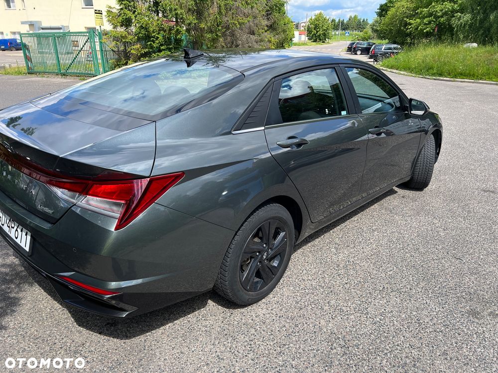 Hyundai Elantra - 5