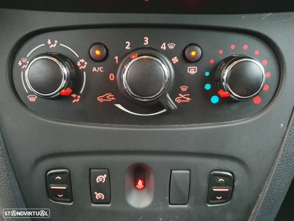 Dacia Sandero - 35