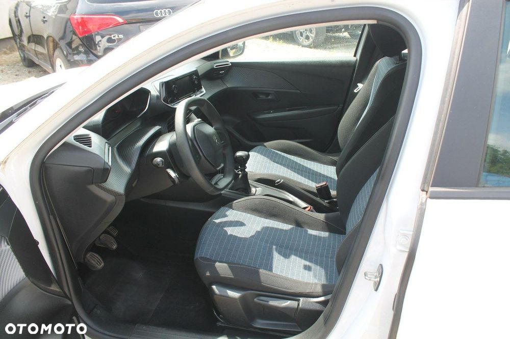 Peugeot 208 - 10