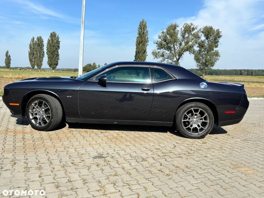 Dodge Challenger - 8