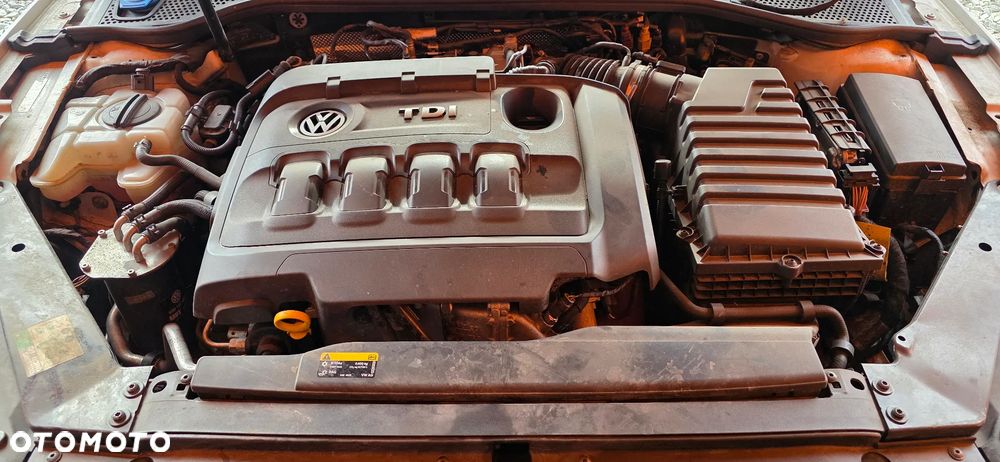 Volkswagen Passat 2.0 TDI SCR (BlueMotion Tech) 4Motion D Highline - 10