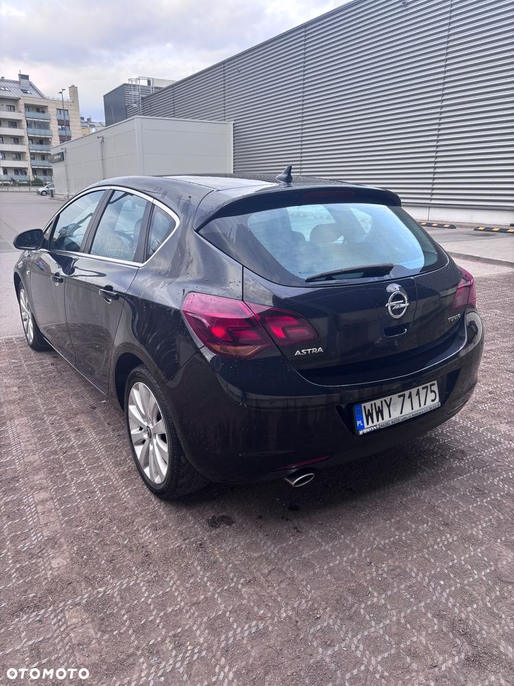 Opel Astra 1.6 T Cosmo - 3