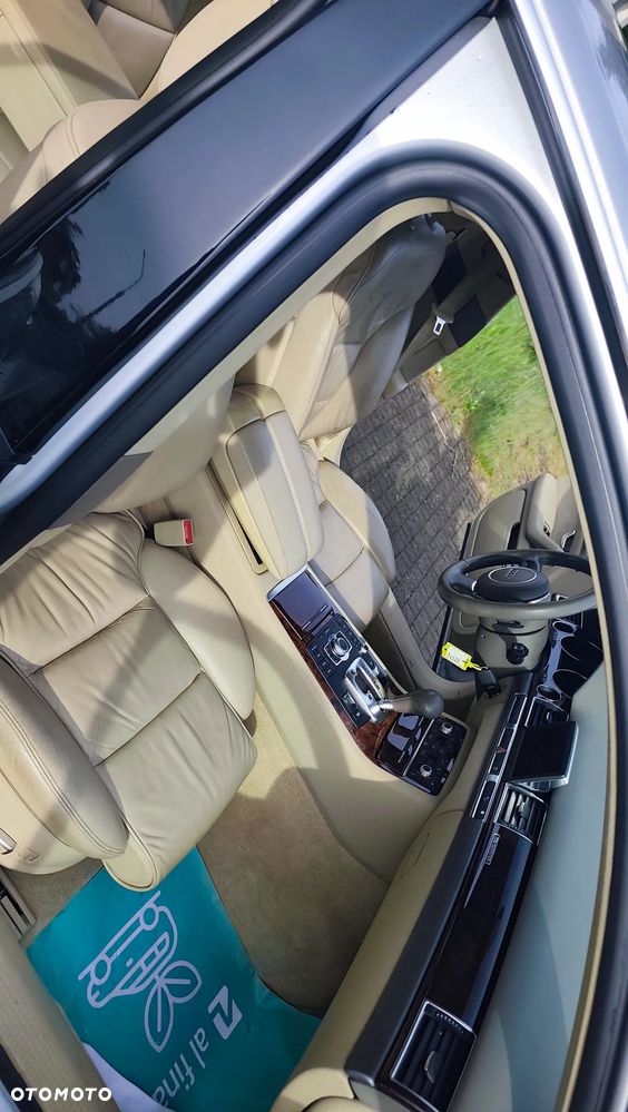 Audi A8 4.2 Quattro - 32