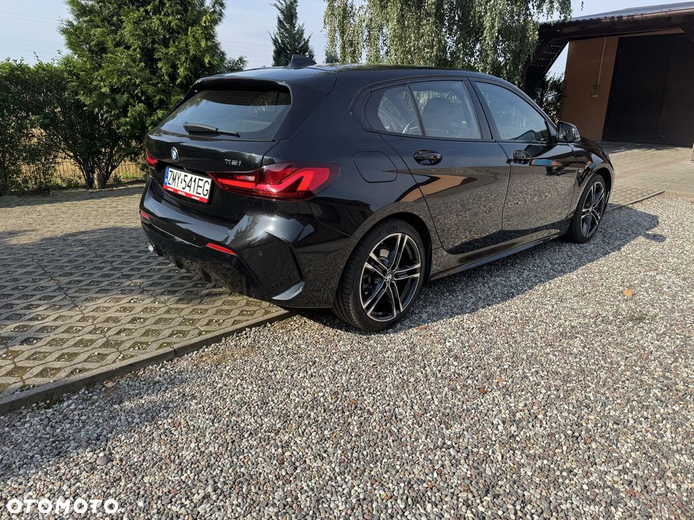 BMW Seria 1 2023 photo 2