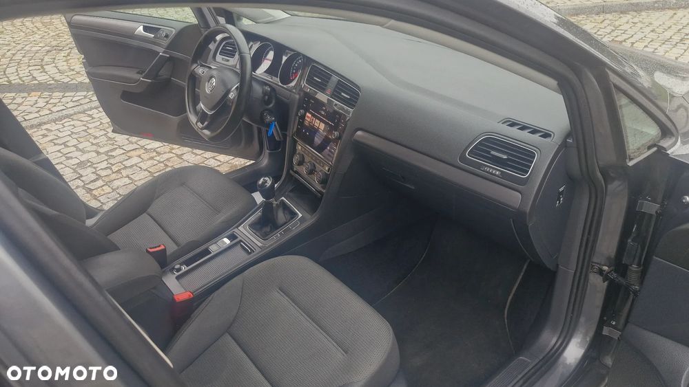 Volkswagen Golf - 14