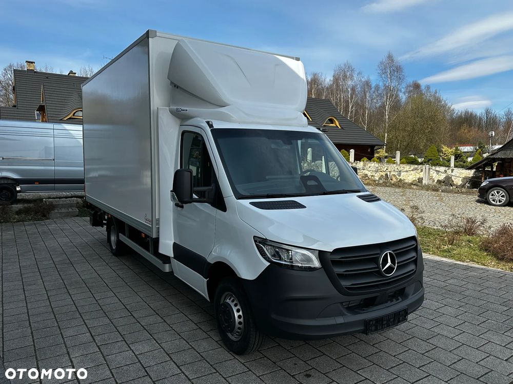 Mercedes-Benz Sprinter - 5