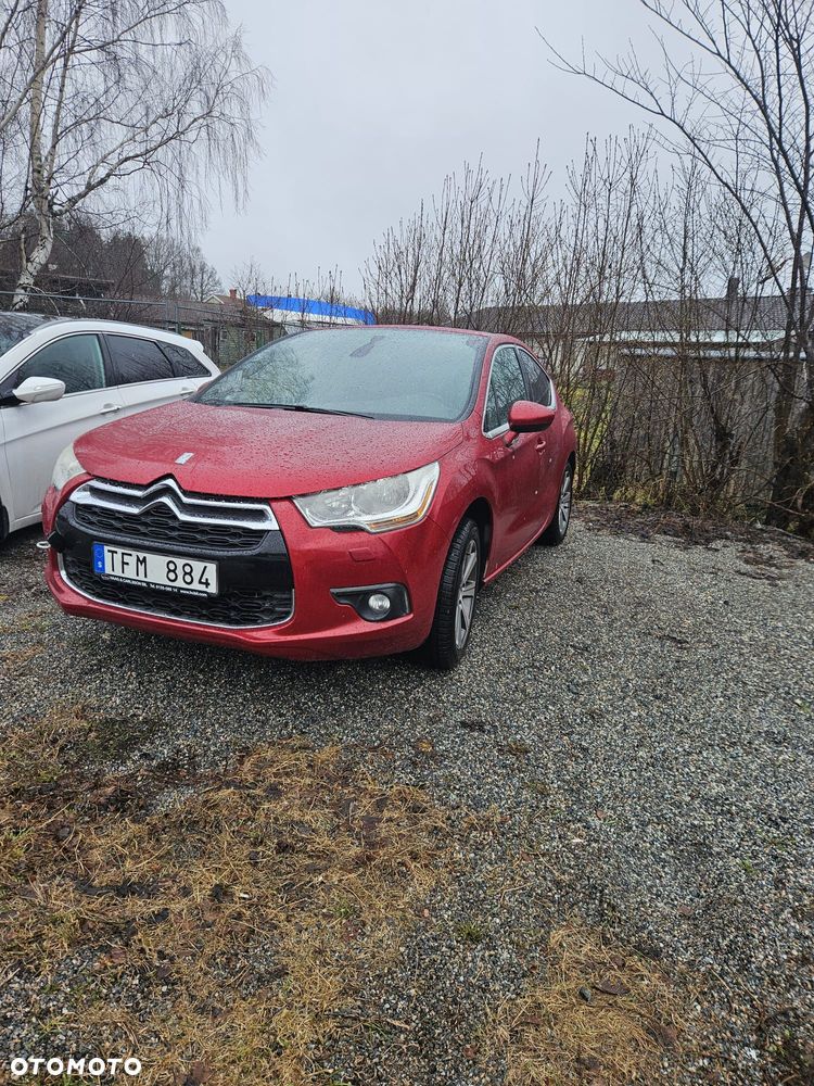 Citroën DS4 e-HDi 110 EGS6 SoChic - 12