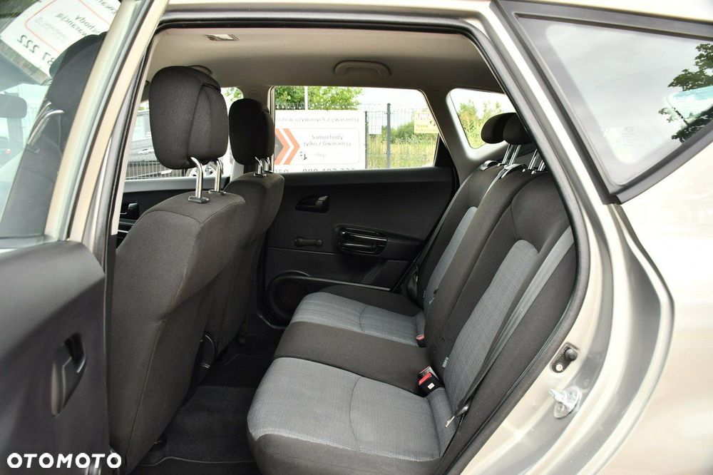 Kia Ceed - 31