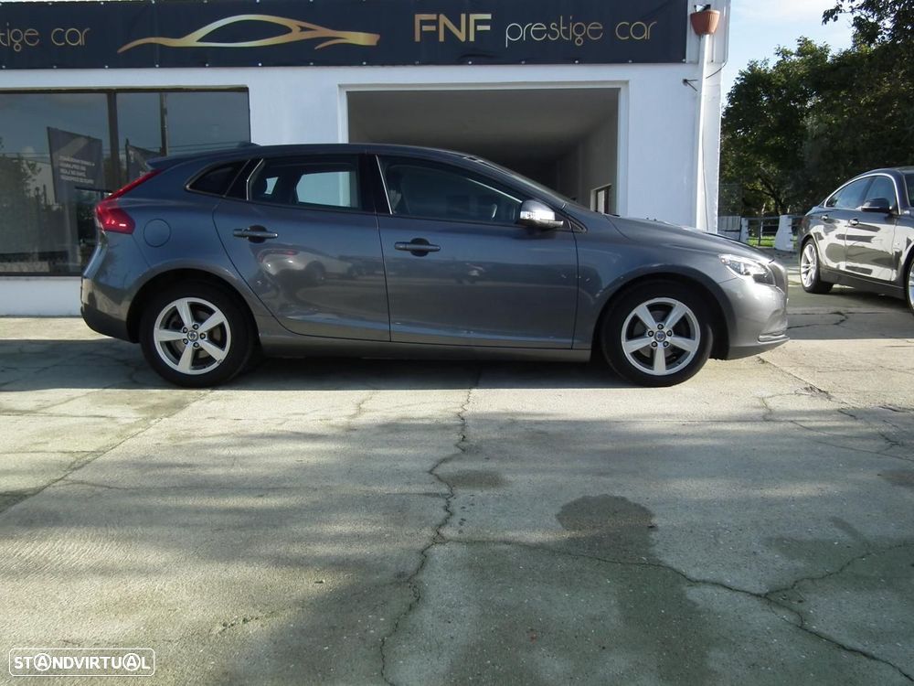 Volvo V40 1.6 D2 Kinetic - 4