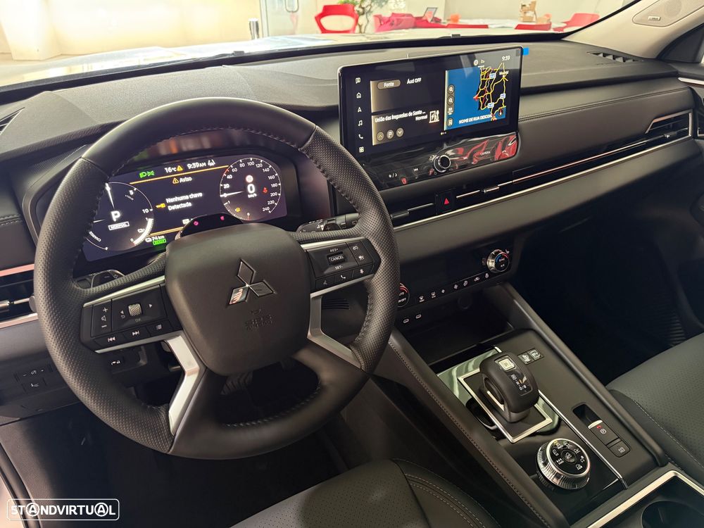 Mitsubishi Outlander - 9