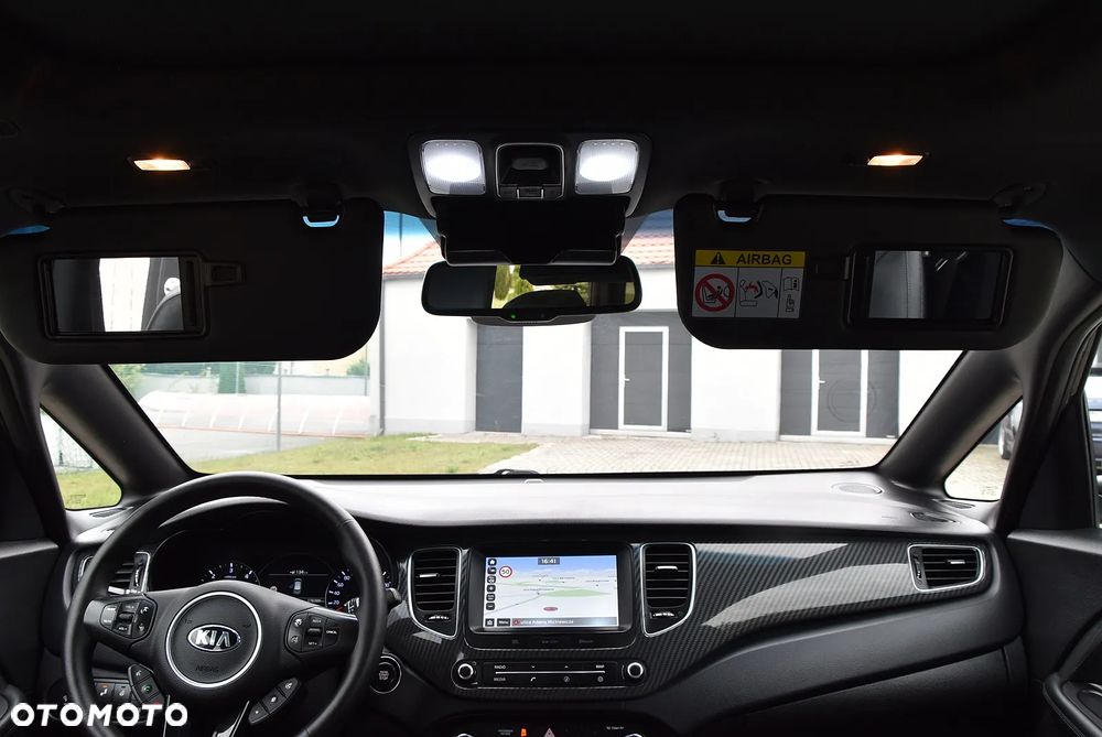 Kia Carens - 26