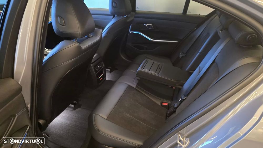 BMW 320 e Pack Desportivo M Auto - 48