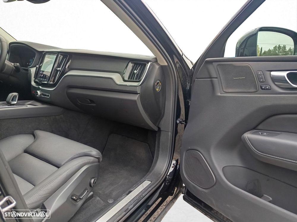Volvo XC 60 2.0 T6 PHEV Plus Dark AWD - 30