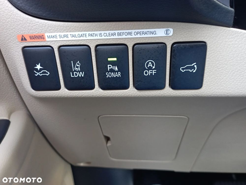 Mitsubishi Outlander 2.0 Intense + Navi 4WD CVT - 26