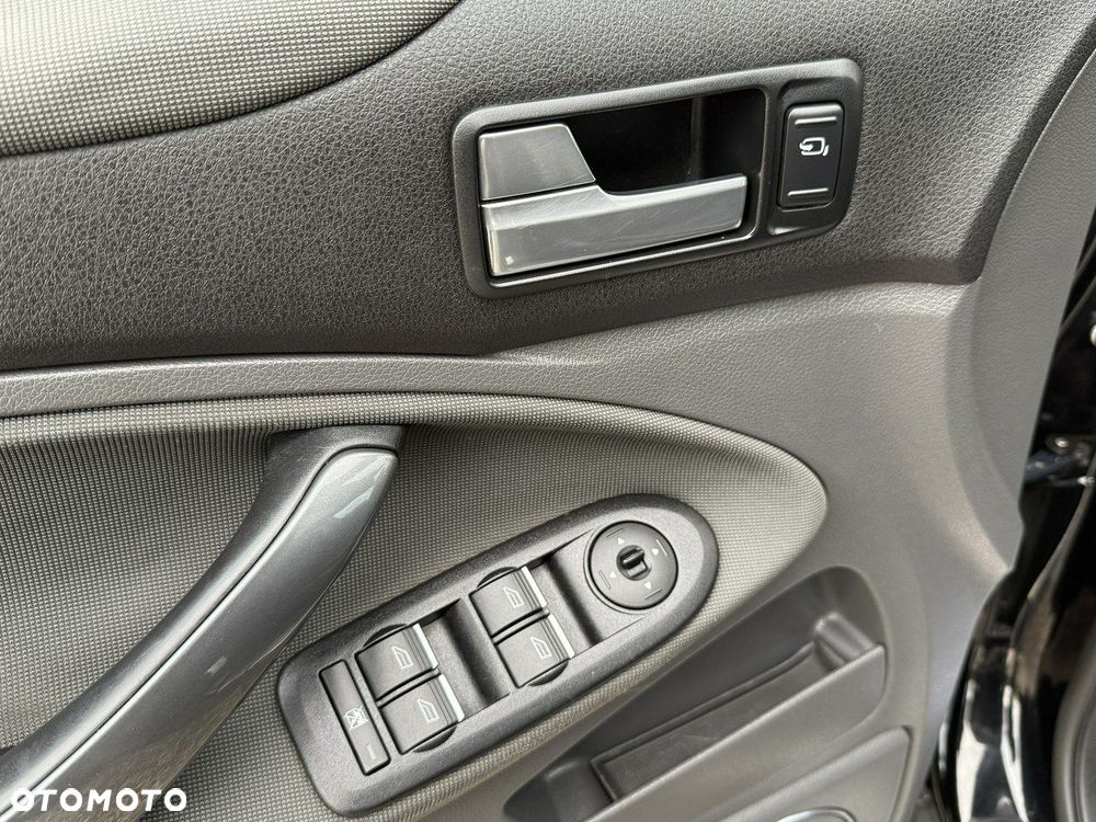 Ford Kuga - 24
