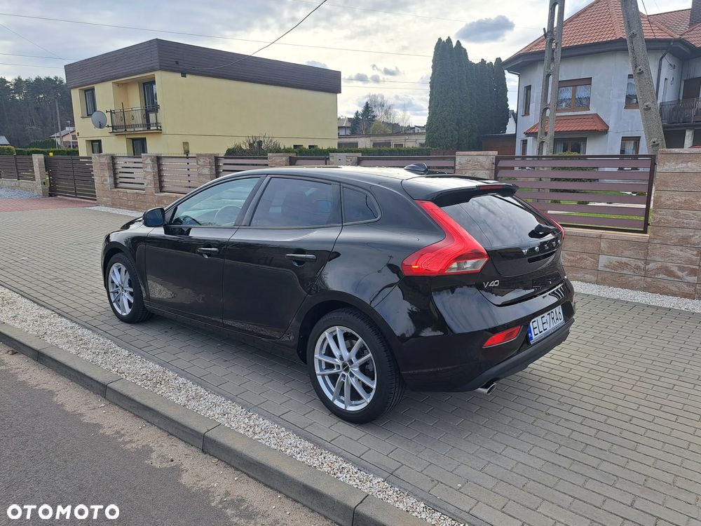 Volvo V40 D2 Momentum - 3