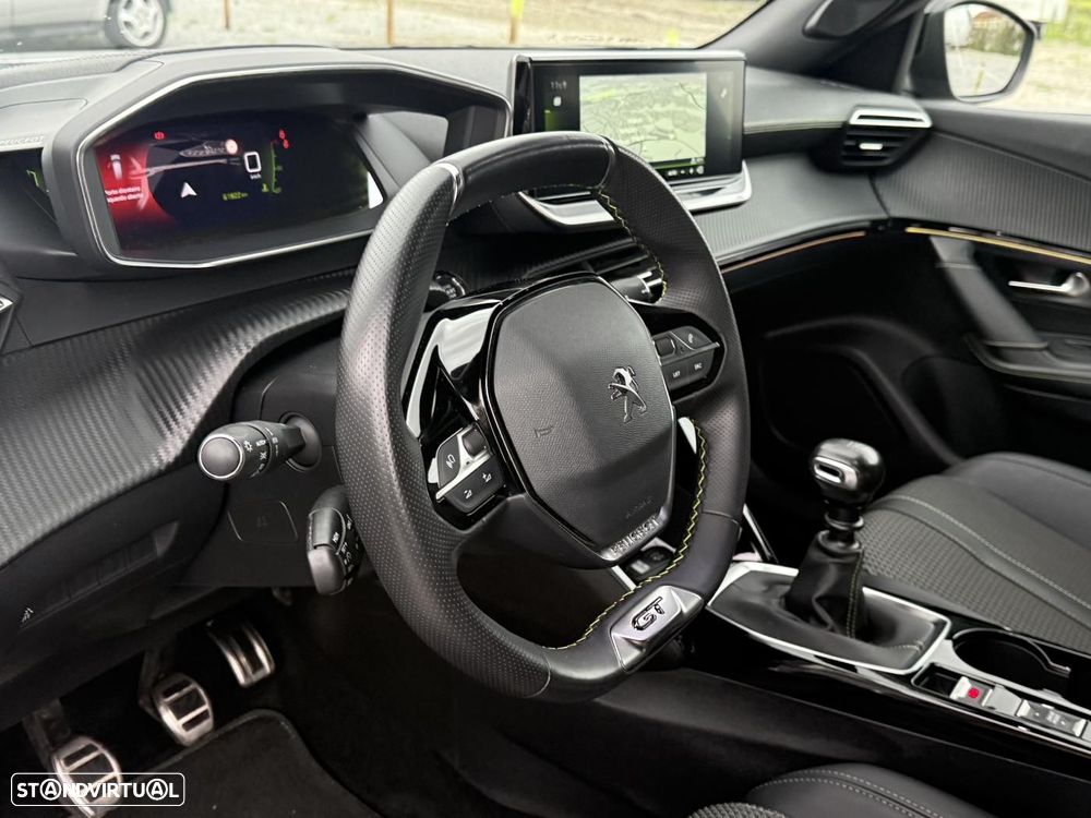 Peugeot 2008 1.2 PureTech GT - 19
