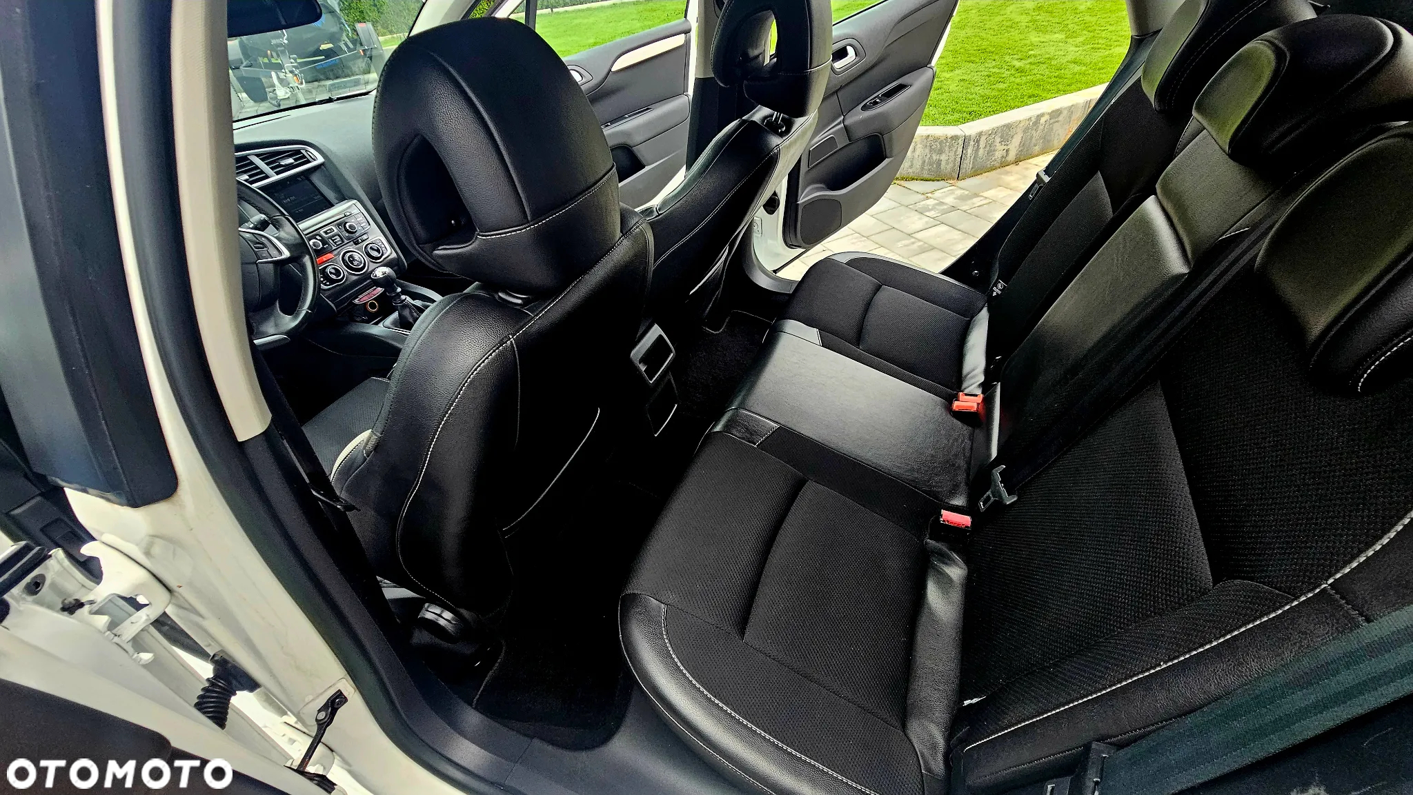 Citroën C4 HDi 115 Selection - 8