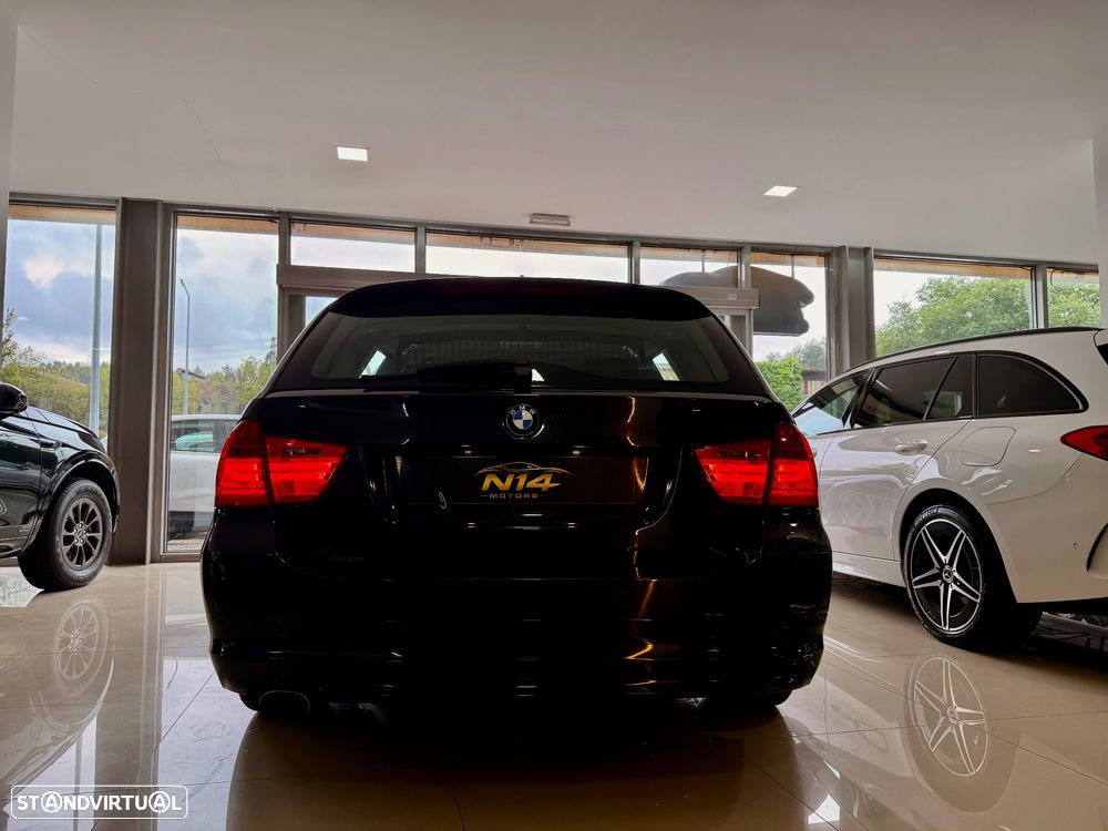 BMW 318 d LifeStyle Auto - 11