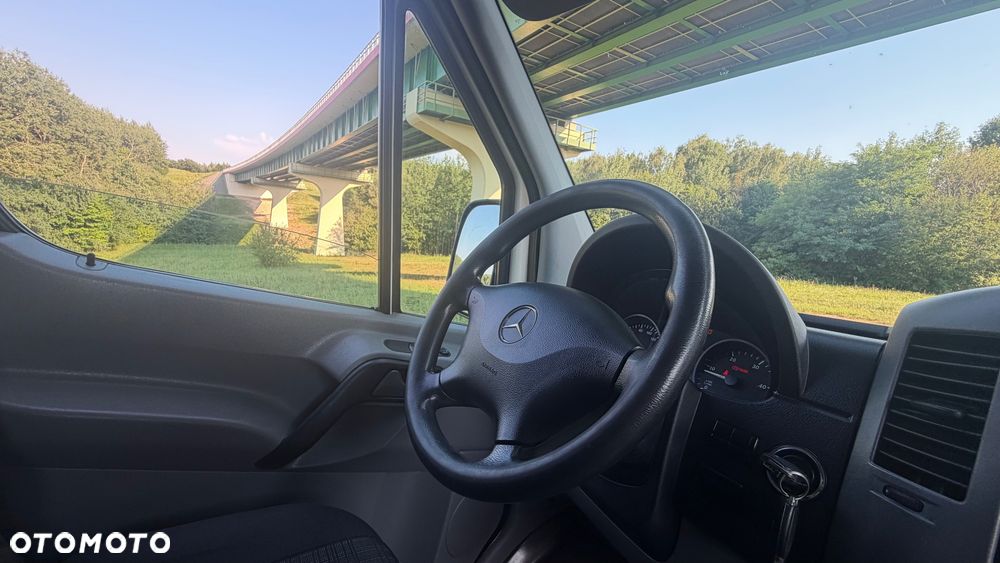 Mercedes-Benz Sprinter - 24