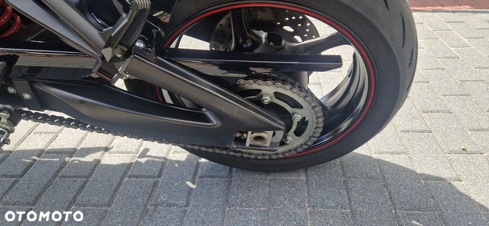 Yamaha FZ8 - 17