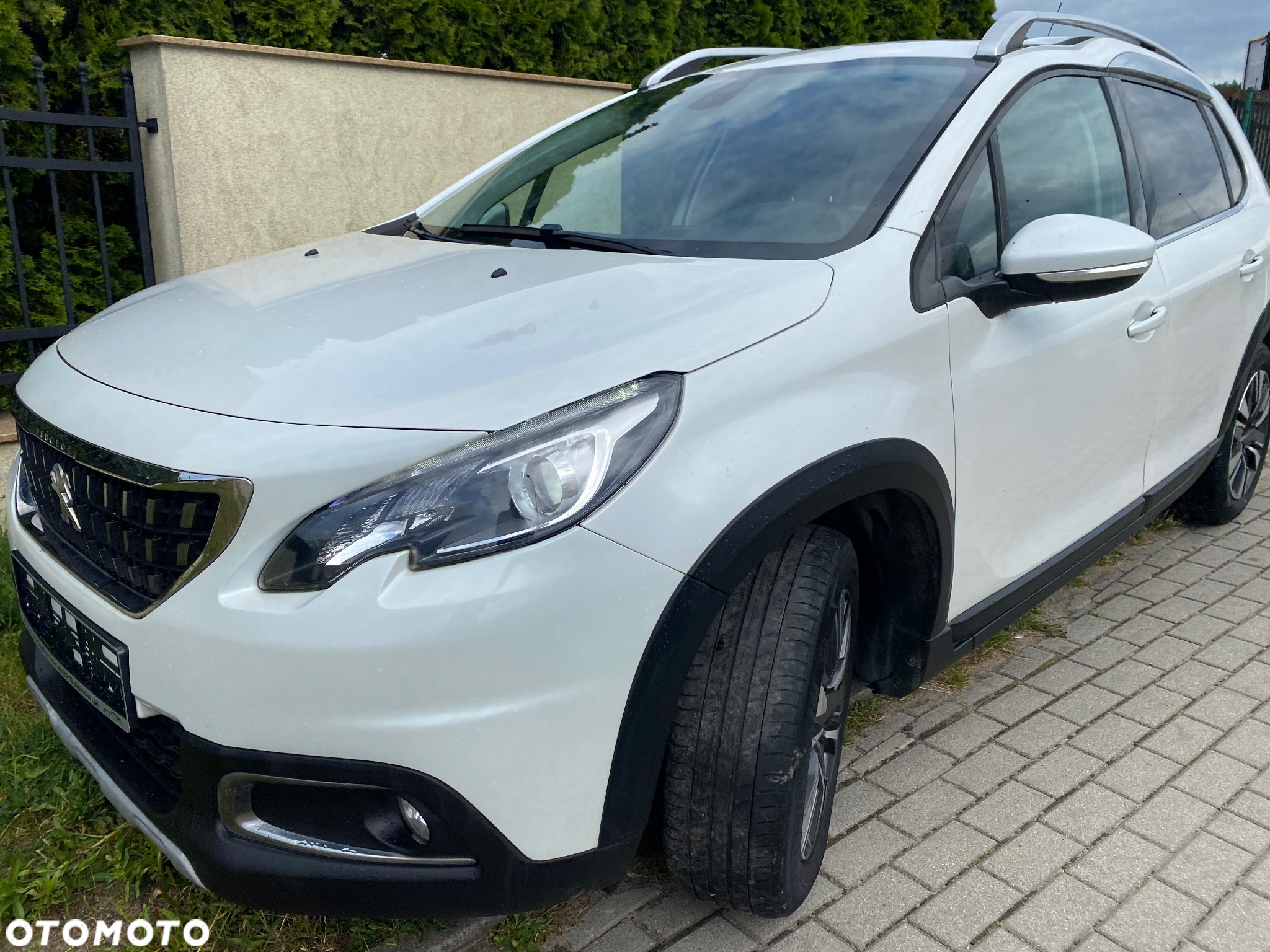 Peugeot 2008 1.2 Pure Tech Active S&S EAT6 - 3