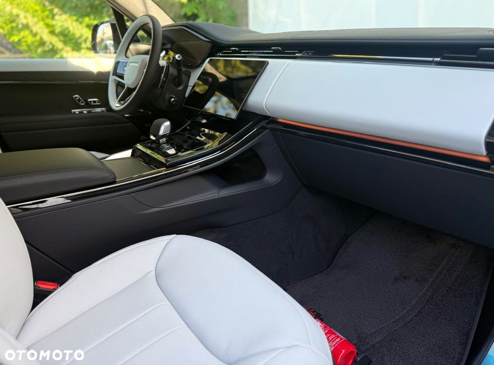 Land Rover Range Rover Sport D350 Autobiography - 4