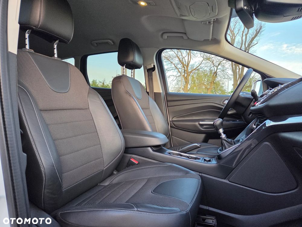 Ford Kuga 1.6 EcoBoost 2x4 Titanium - 11