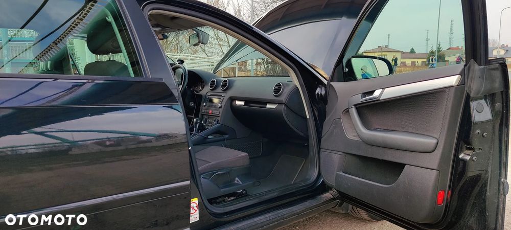 Audi A3 Sportback 2.0 TDI Ambiente S tronic - 24