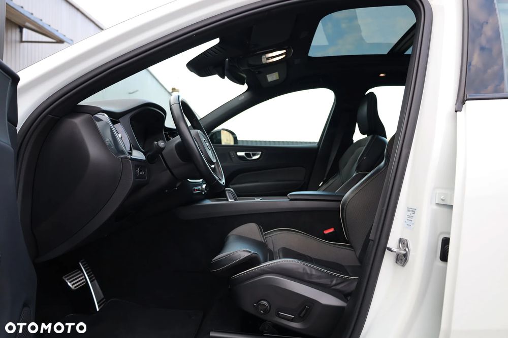 Volvo XC 60 T6 AWD Recharge Geartronic RDesign - 21
