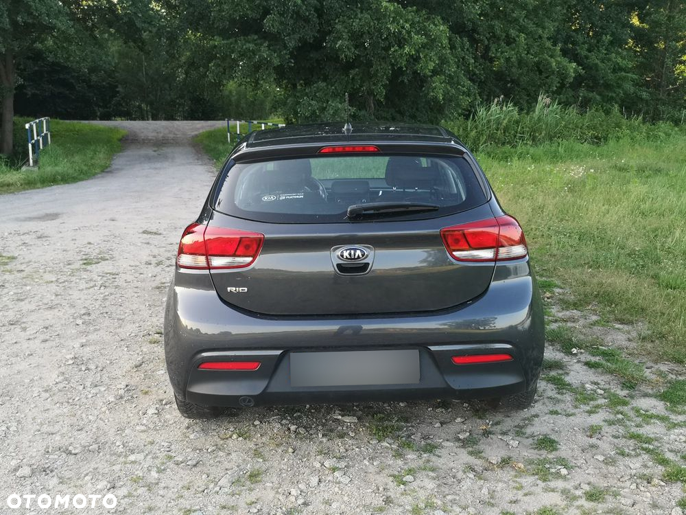 Kia Rio - 10