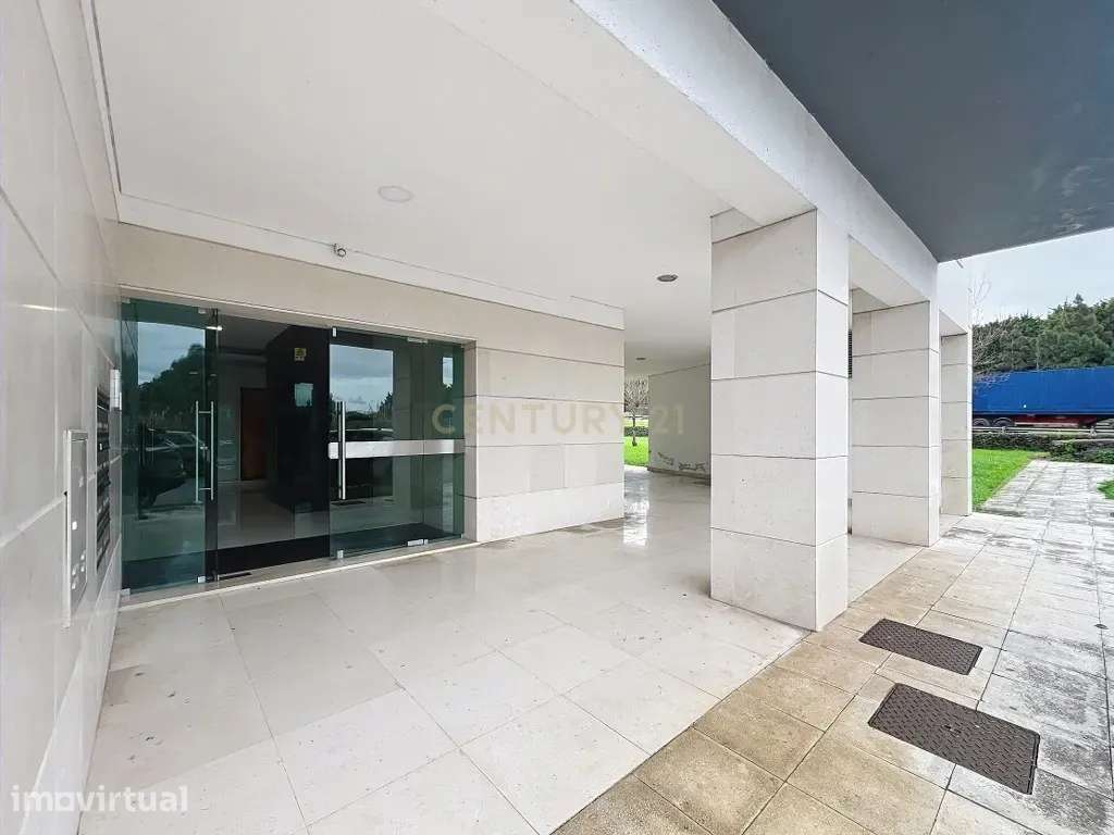 T2 Duplex com 2 Suítes | Último Piso | Garagem Box para 2 Viaturas | P - Grande imagem: 2/54