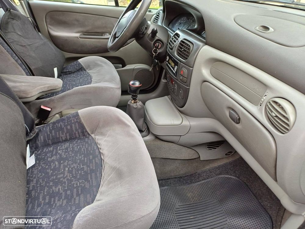 Renault Scénic 1.4 16V Conquest - 5