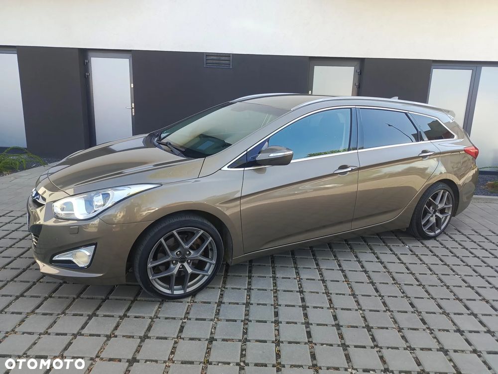 Hyundai i40 i40cw 1.7 CRDi Fifa World Cup Edition - 1