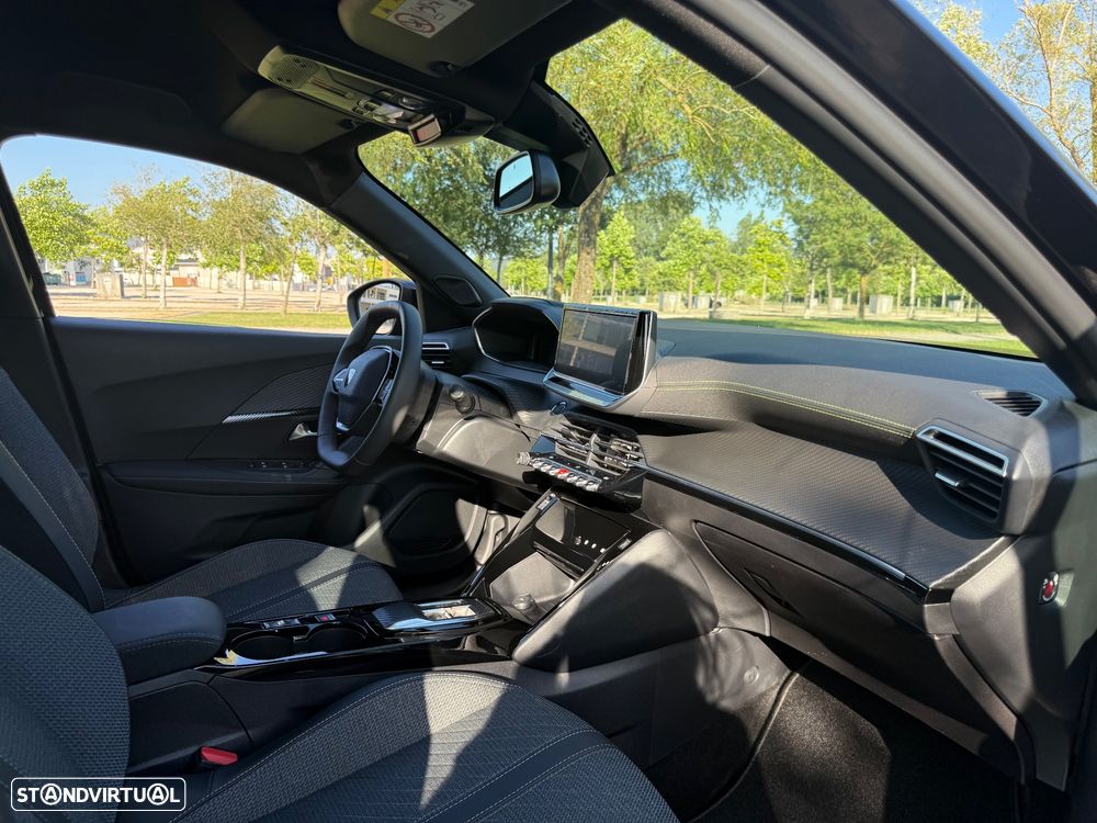 Peugeot e-2008 Allure - 36