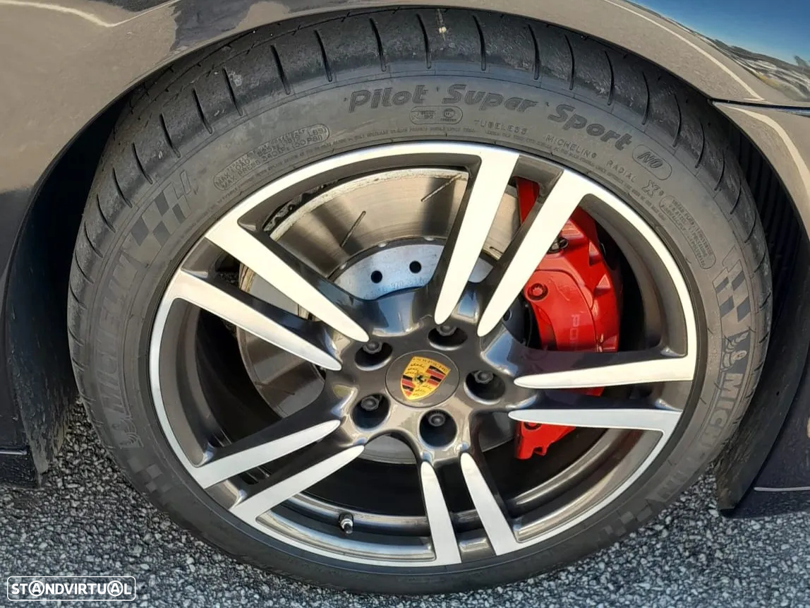 Porsche Panamera Turbo PDK - 11