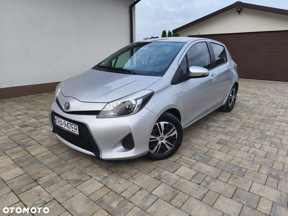 Toyota Yaris Hybrid 100 Sol - 2