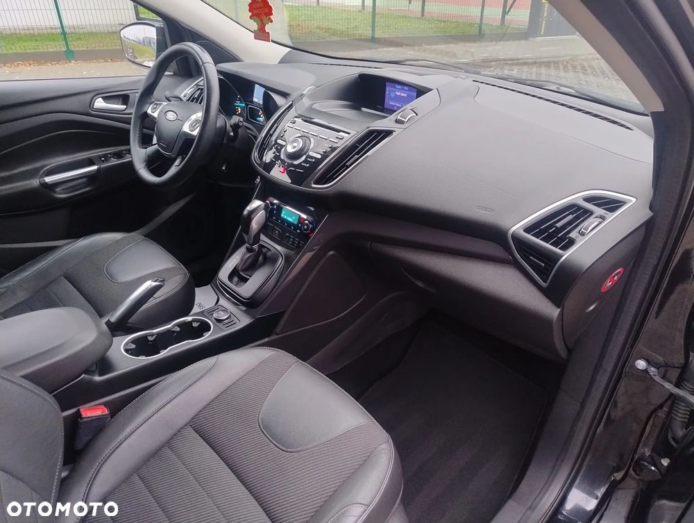 Ford Kuga 2.0 TDCi 4x4 Titanium - 34