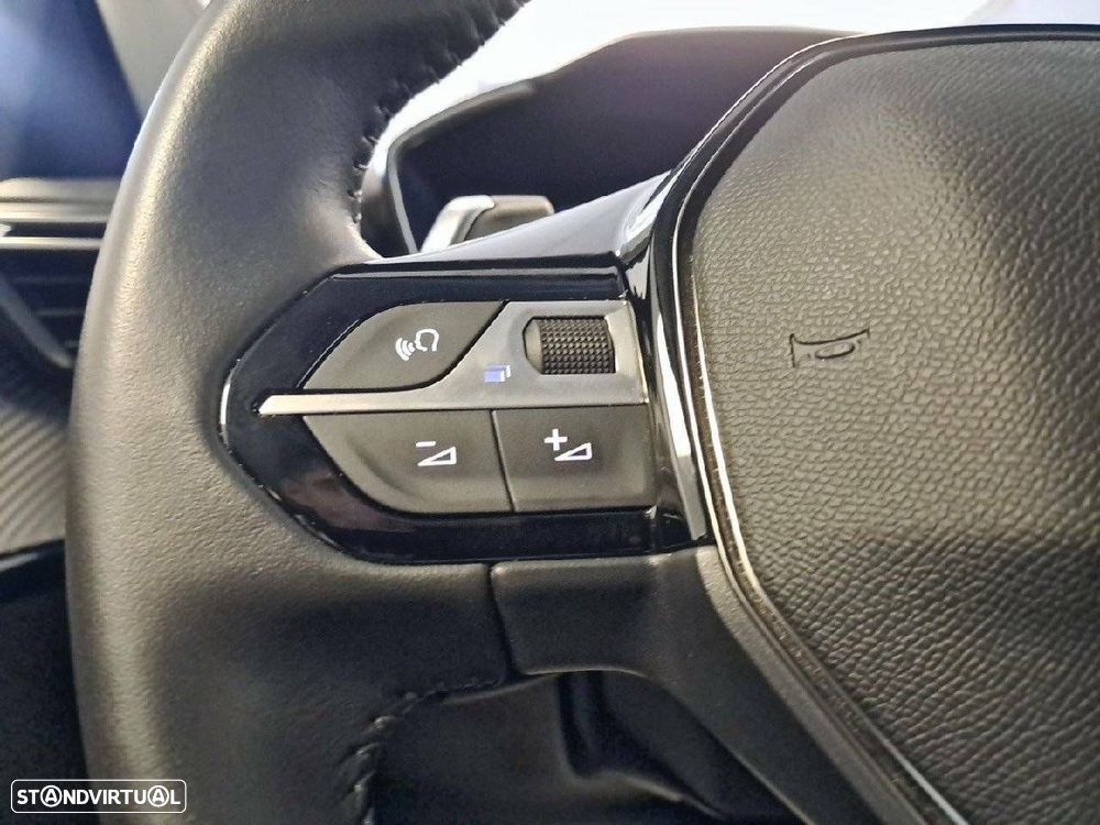 Peugeot 208 1.2 Hybrid Allure e-DCS6 - 16