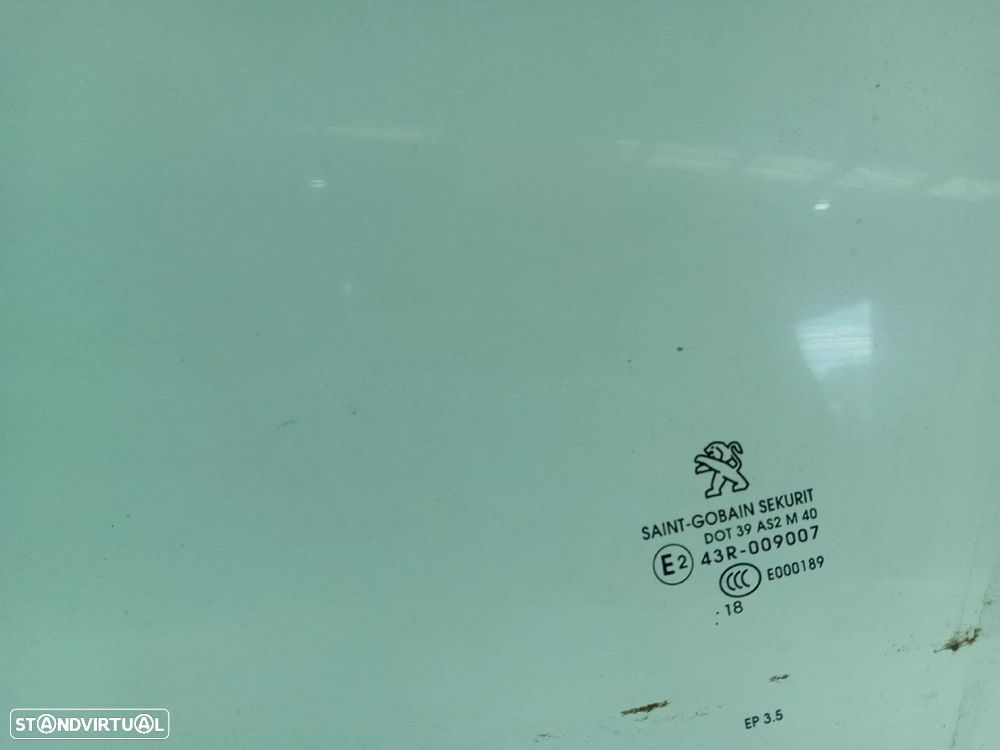 Vidro porta frente esquerda PEUGEOT 208 - 2