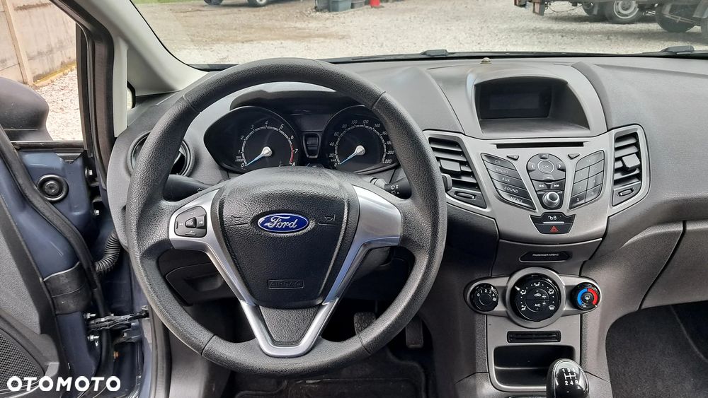 Ford Fiesta 1.25 Ambiente - 24